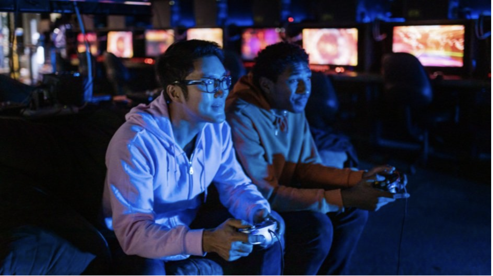 2 people playing video games